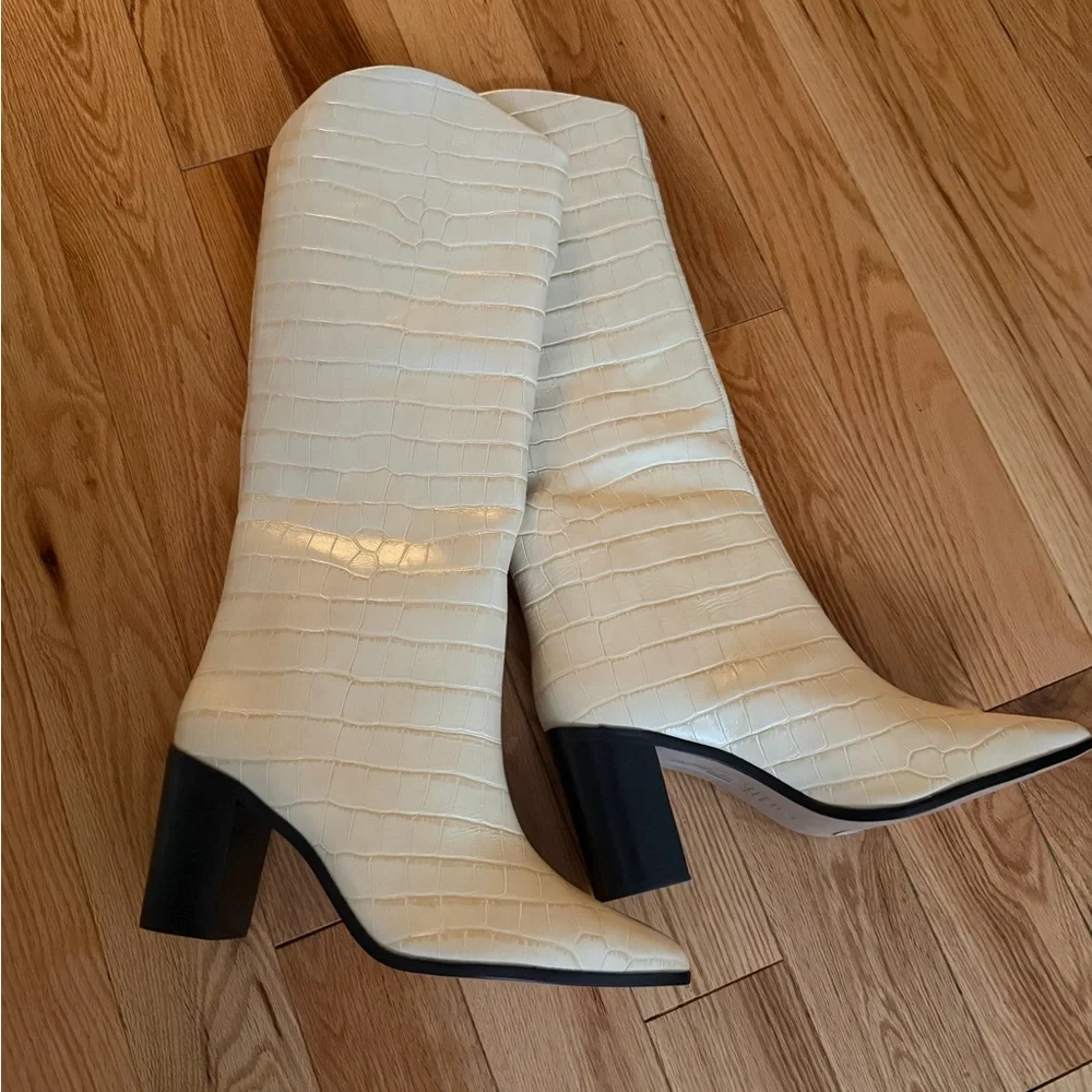 Maryana Block crocodile-embossed leather boot - Picture 2 of 6